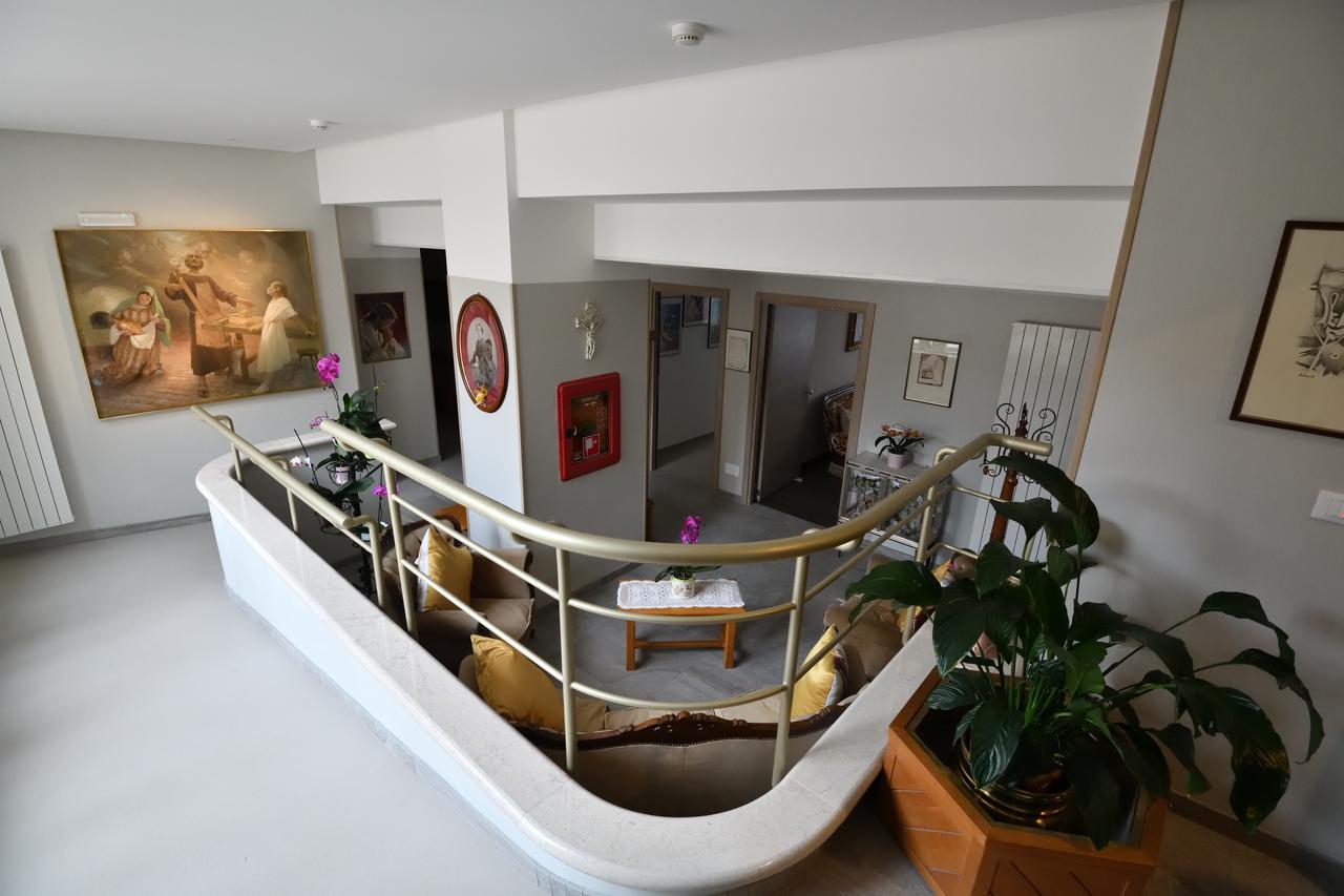 לינה וארוחת בוקר ל'אקווילה Casa Ospitalita San Giuseppe מראה חיצוני תמונה